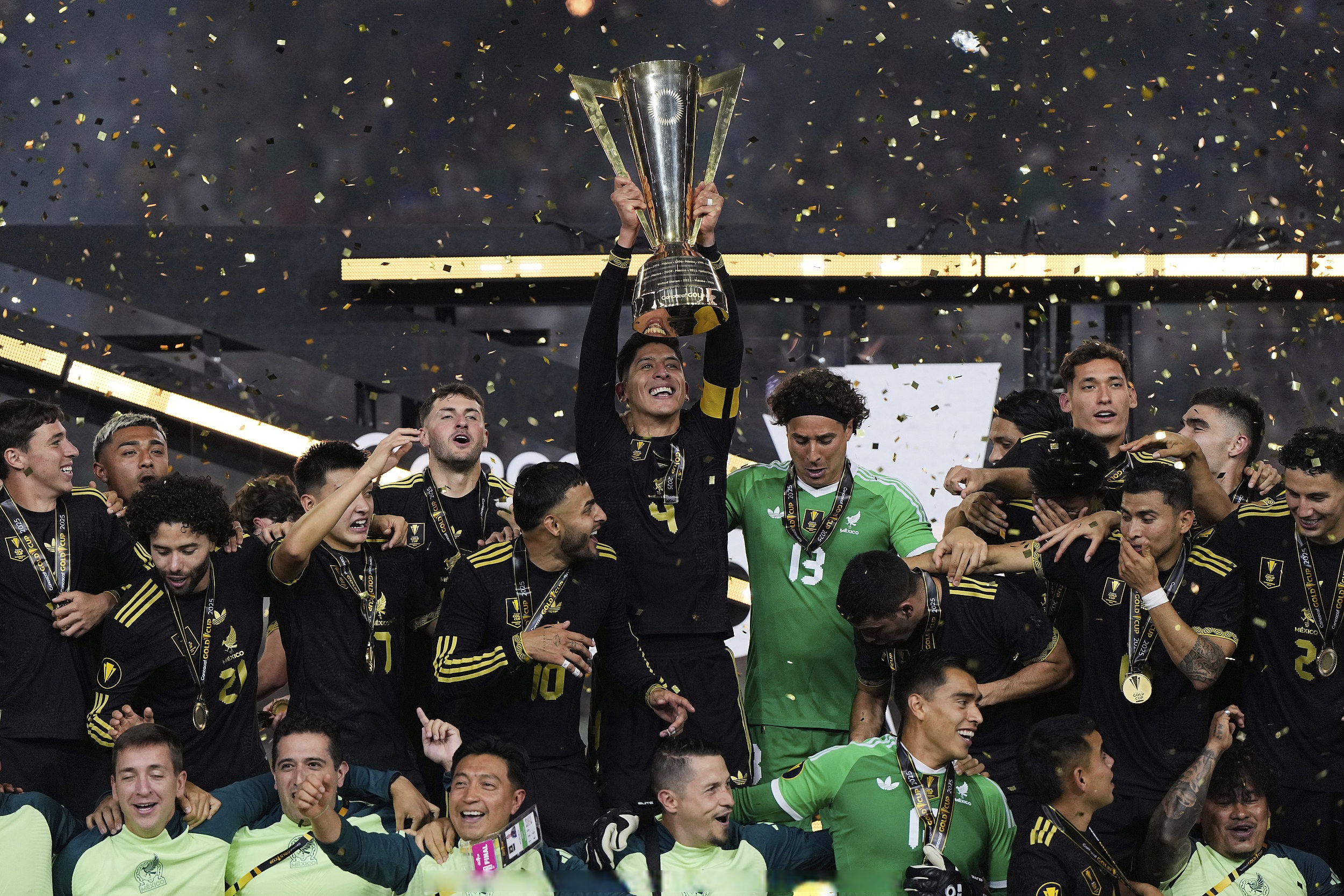 关于国际比赛日突围战来临,西汉姆围绕亚冠复出首秀,震撼外界,临场指挥获称赞的信息-九游体育