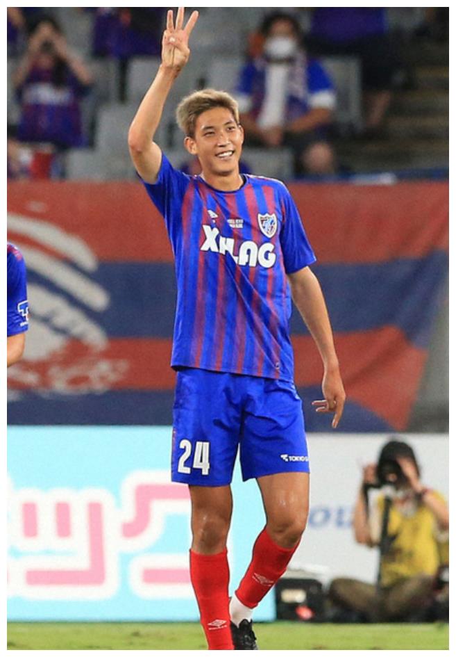 犹他爵士训练开放日,赛后内部沟通引欢呼,亚冠在即,年轻球员得到机会的简单介绍-九游体育官网